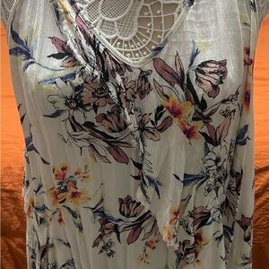 Gimmicks by BKE Floral Lace Accent Blouse